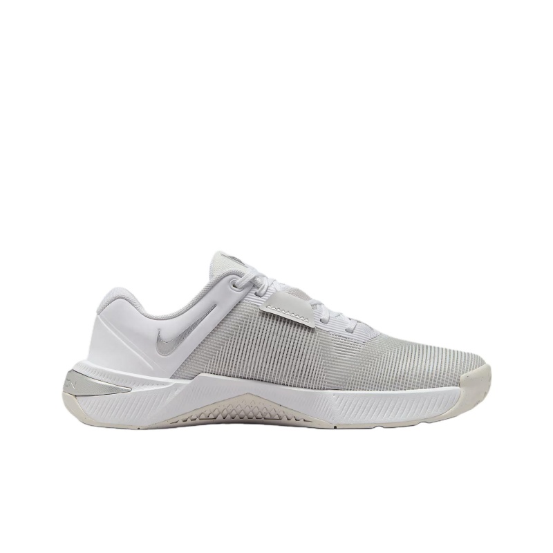 Nike Metcon 10 'White Platinum Tint Wolf Grey Metallic Silver' Женские