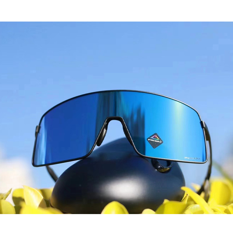 Oakley Sutro '6013SUTROTI-6013-04'