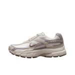 Grey / Brown / Light / Sail White