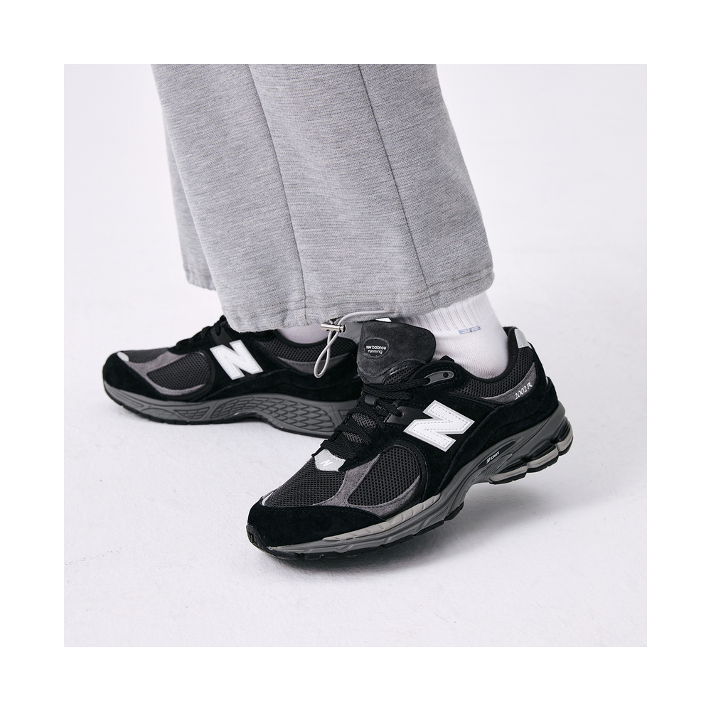 New Balance 2002R 'Black / Dark Grey / White' Мужские