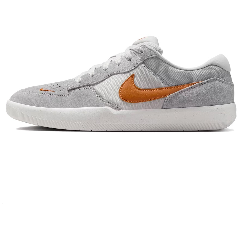 Wolf Grey / White