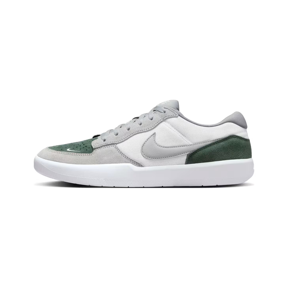 White / Metallic Platinum