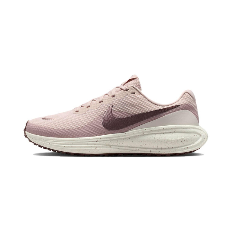 Nike Revolution 8 'Black / Coconut Milk / Gym Red' Женские