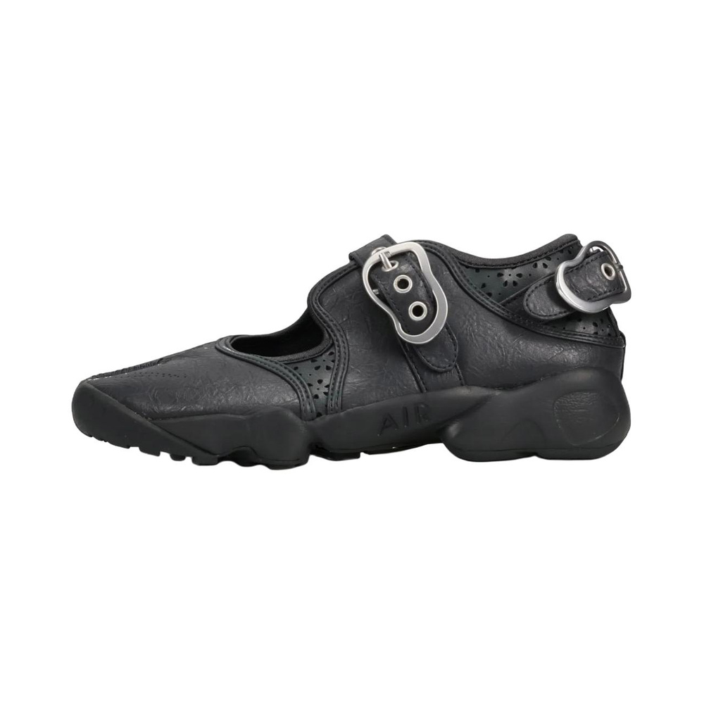 Black / Sail