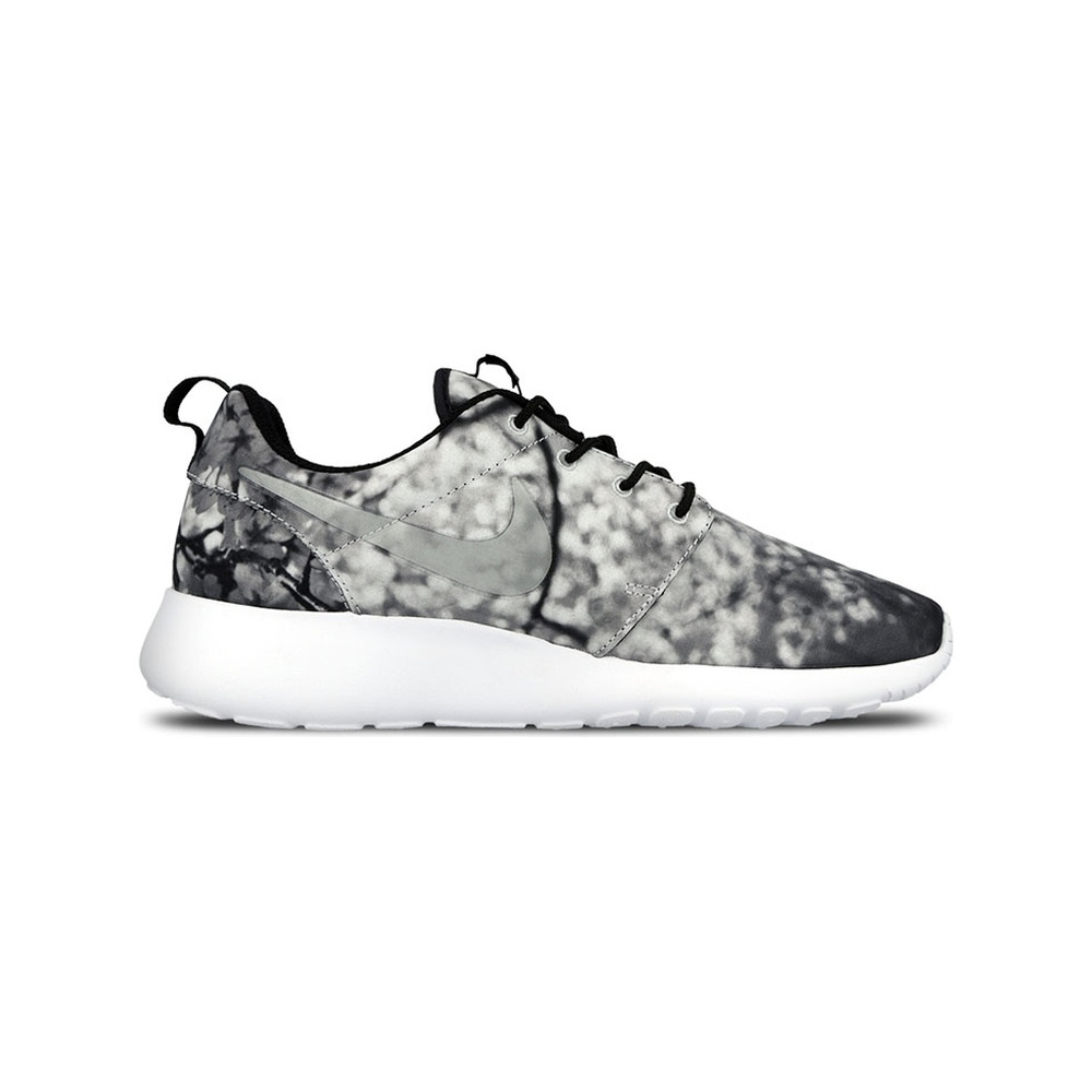 Nike Roshe One 'Black / Hyper Crimson / White / Chrome' Женские