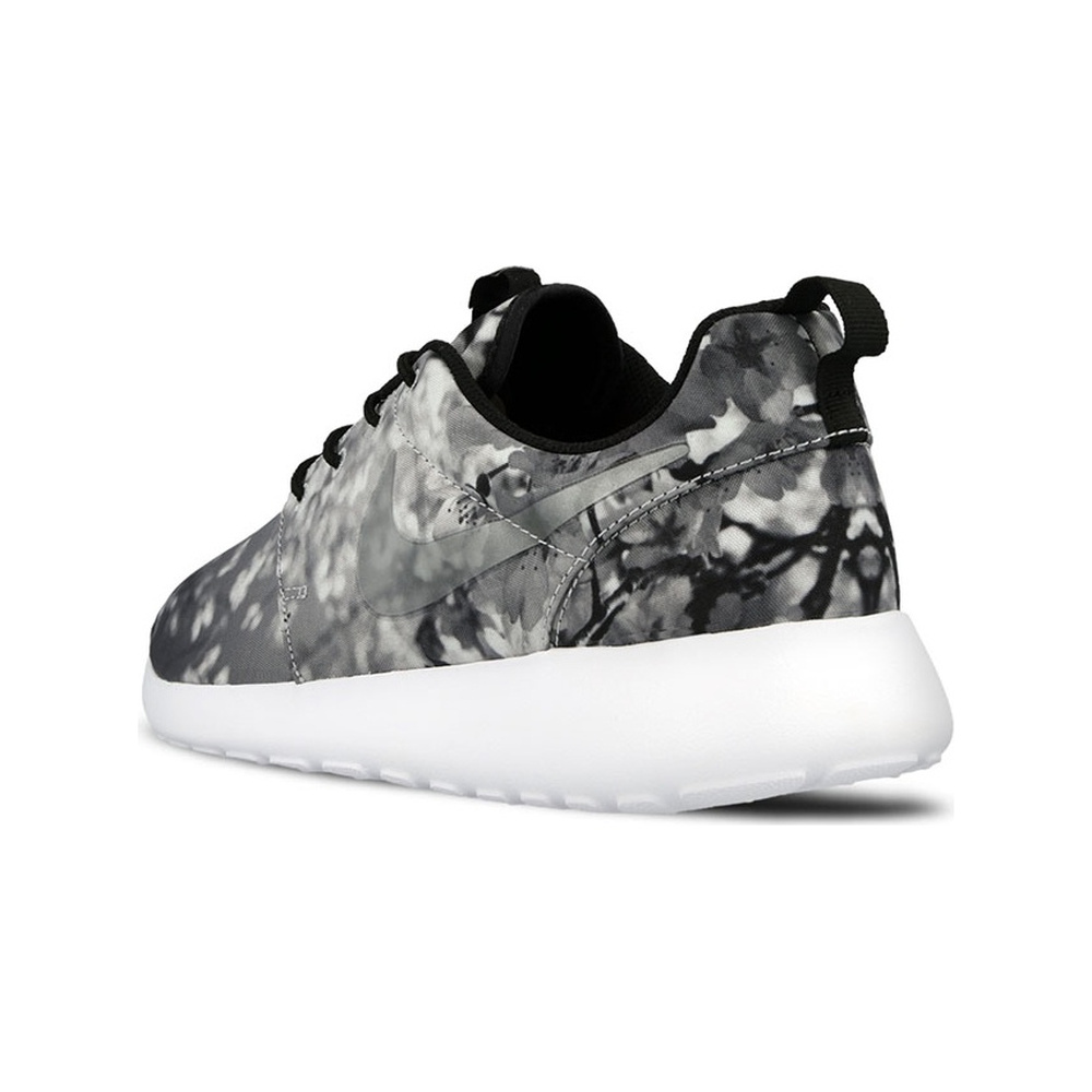 Nike Roshe One 'Black / Hyper Crimson / White / Chrome' Женские