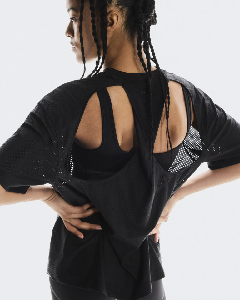 Футболка On Cut-Out T FKA «Black» Унисекс