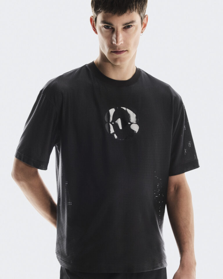 Футболка On Cut-Out T FKA «Black» Унисекс