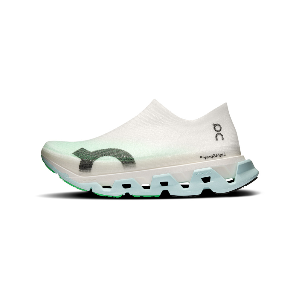 On Cloudmonster 3 Hyper