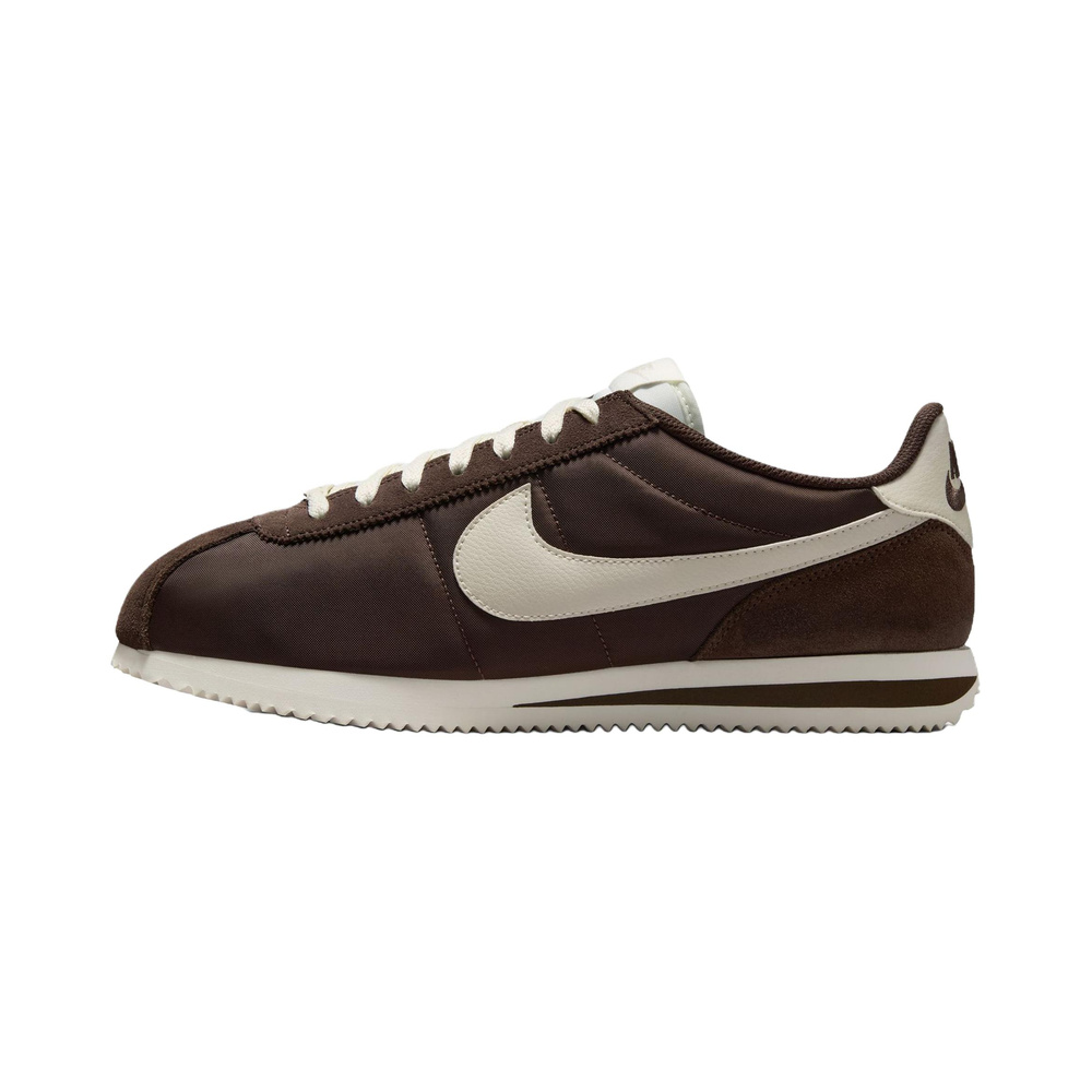Baroque Brown Sail