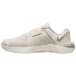 Light Orewood Brown / Phantom / Sail / Metallic Silver