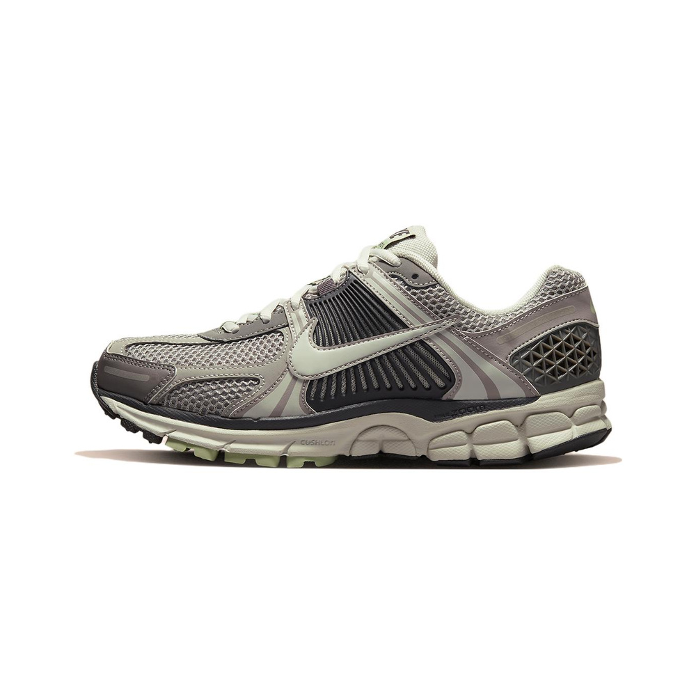 Black / Summit White / Sail / Cool Grey