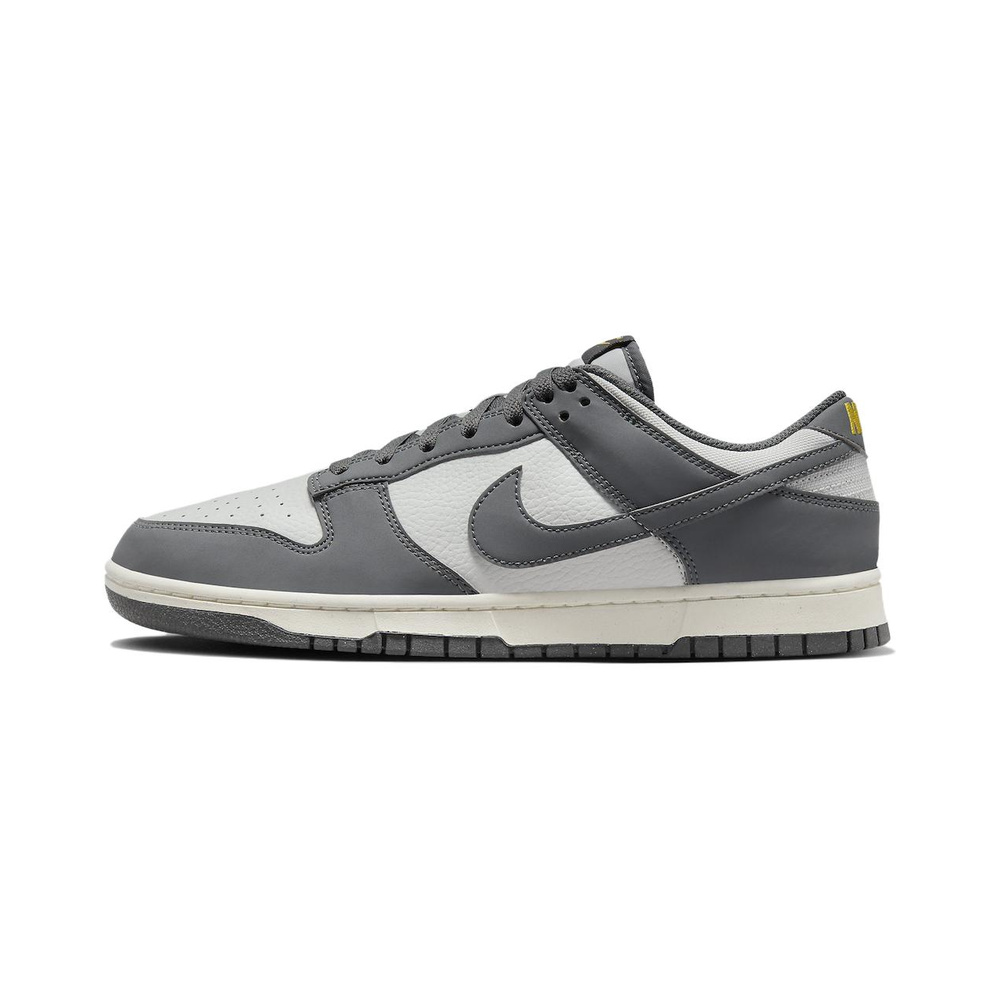 Metallic Silver / Vast Grey / Black