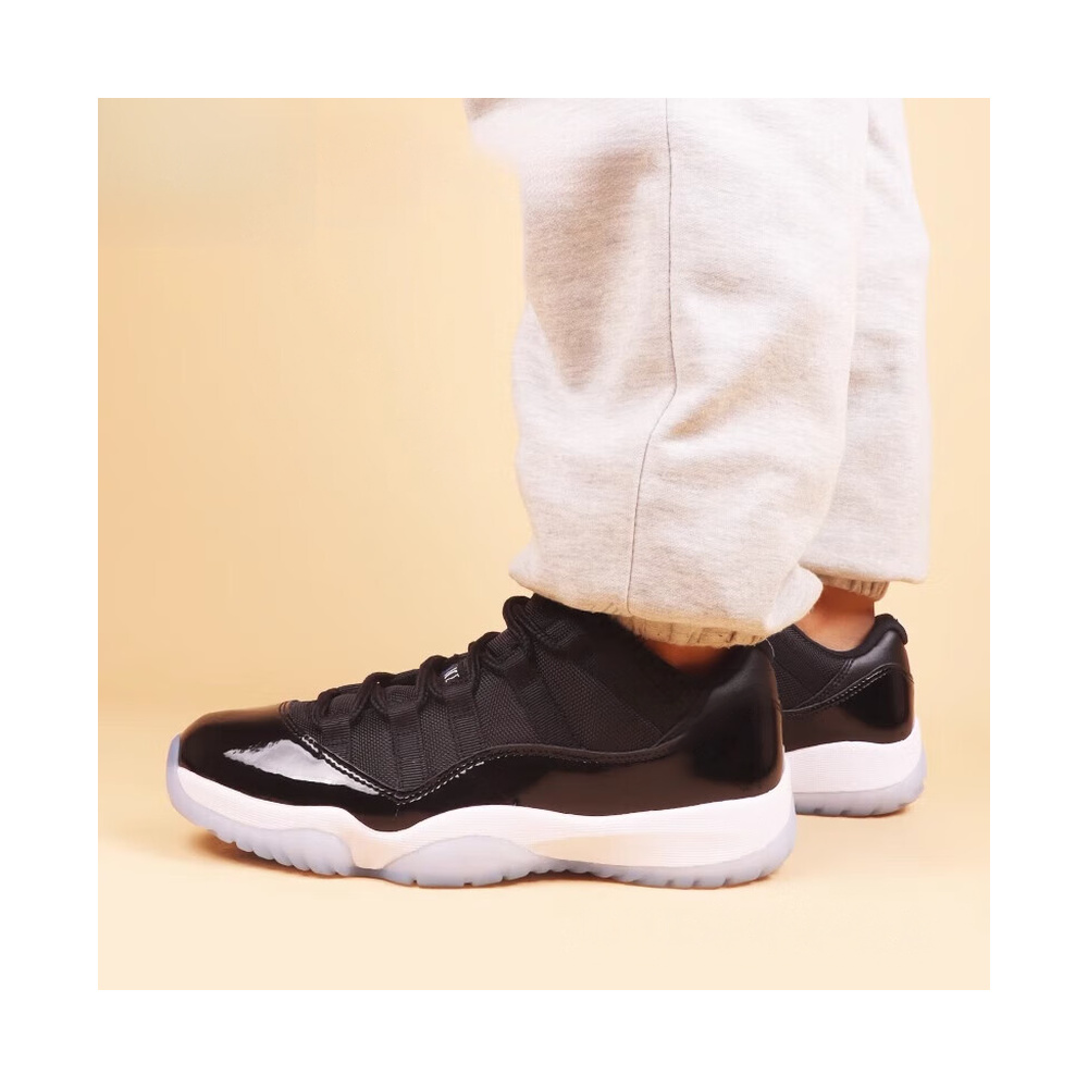 Air Jordan 11 'Armory Navy / Green Strike / Hyper Pink / Desert Khaki' Унисекс