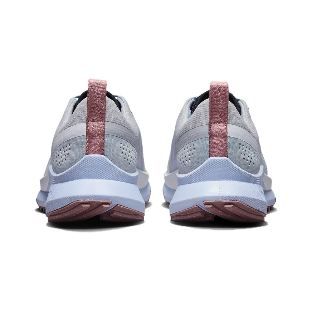 Nike Pegasus Trail 4 'White / Dark Smoke Grey / Metallic Dark Grey / Black' Женские