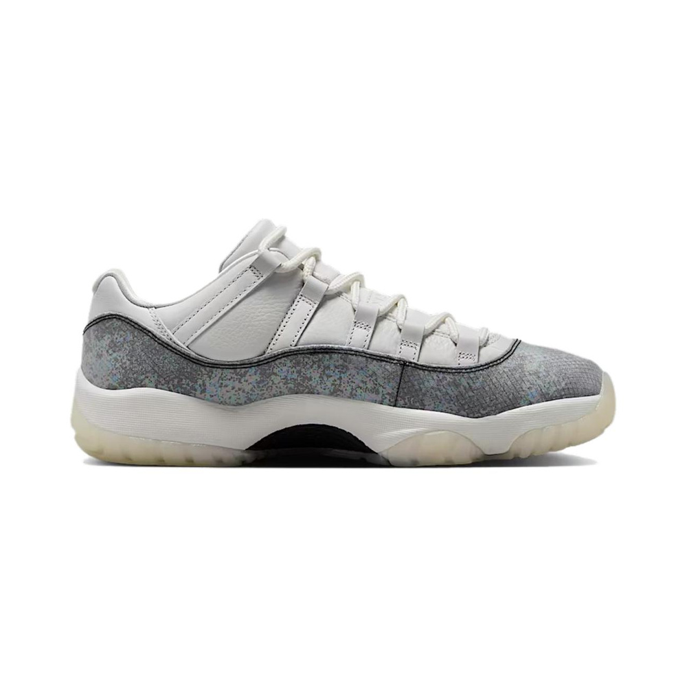 Air Jordan 11 'Light Smoke Grey / Photon Dust / Hyper Crimson / Chrome' Мужские