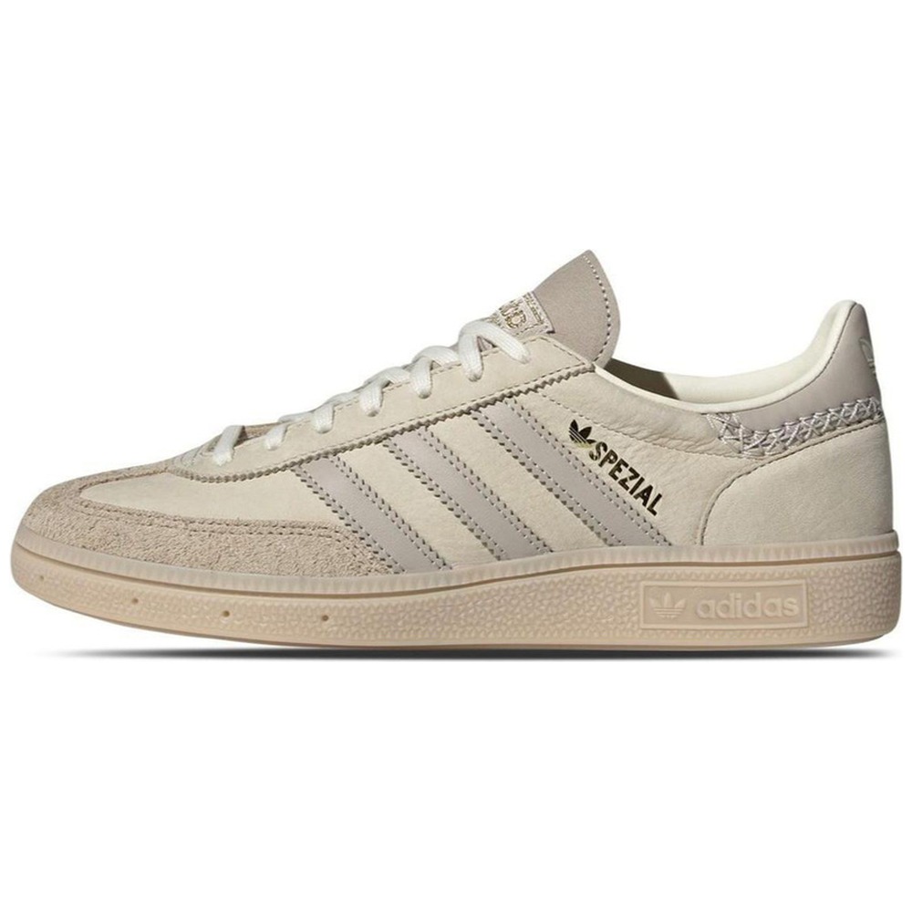 Wonder White / Core Black / Gum
