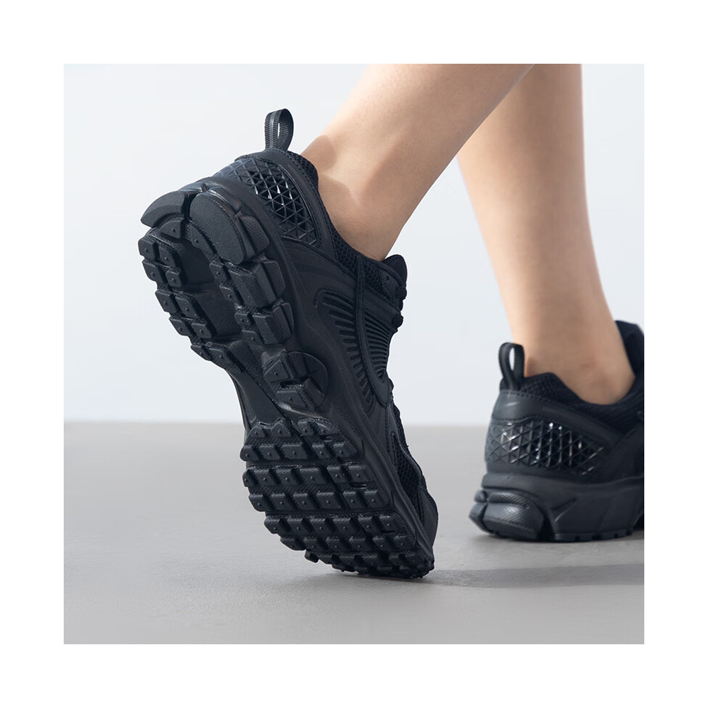 Nike Zoom Vomero 5 'Photon Dust / Black' Детские