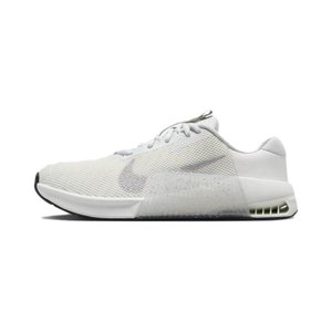Summit White / Sail / Black / Metallic Silver