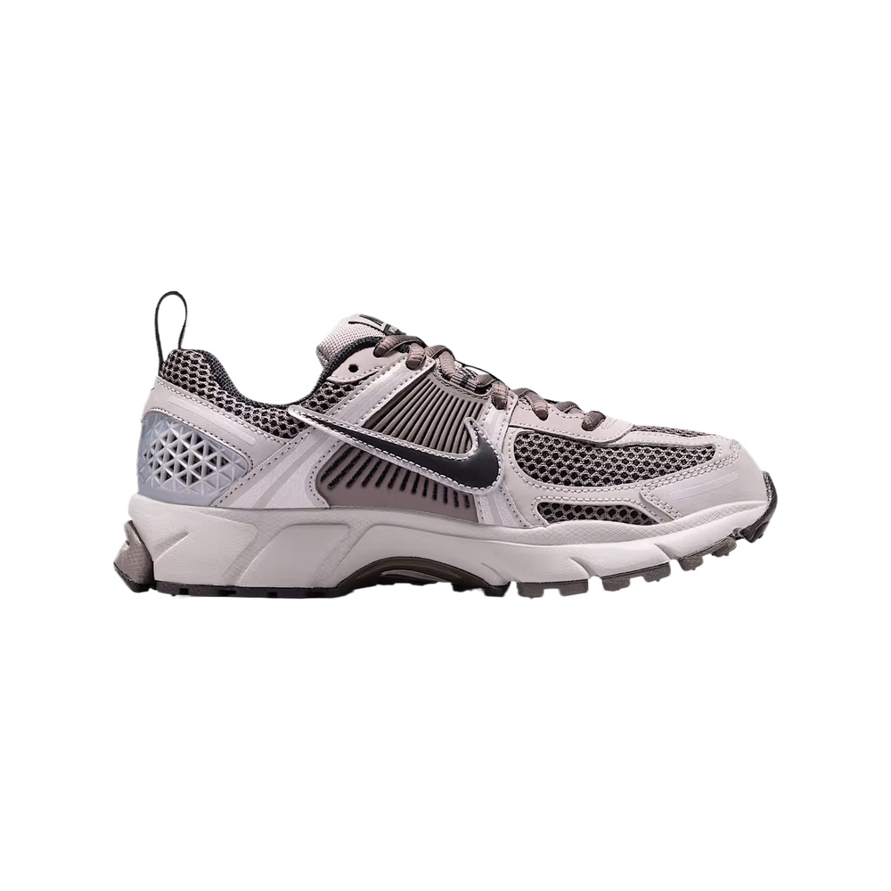 Nike Vomero 'College Grey / Cave Stone / Metallic Silver / Black' Унисекс