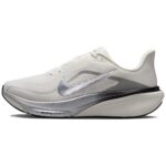 Summit White / Sail / Black / Metallic Silver
