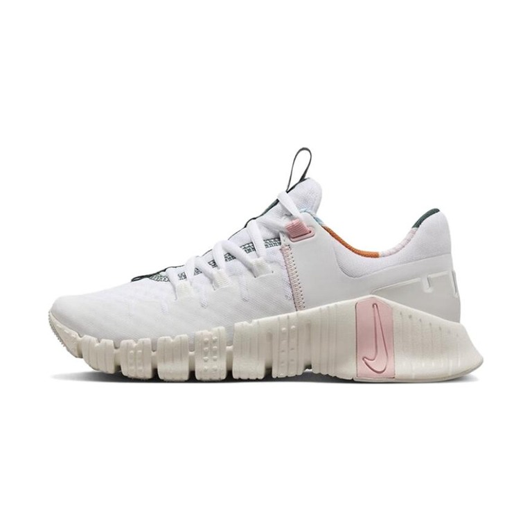 Nike Free Metcon 5 'Summit White / White / Photon Dust / Metallic Silver' Женские