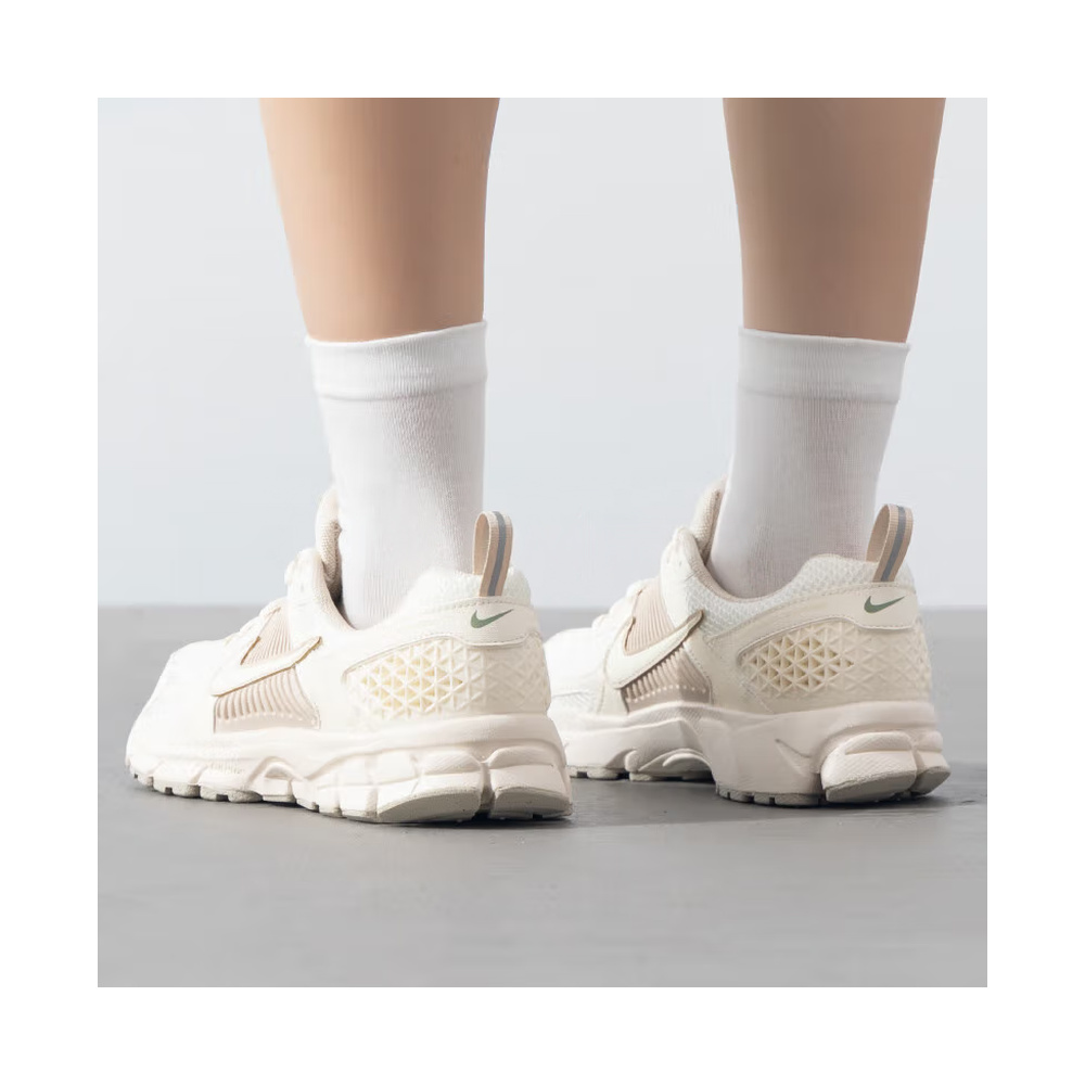 Nike Zoom Vomero 5 'White / Summit White / Black' Детские