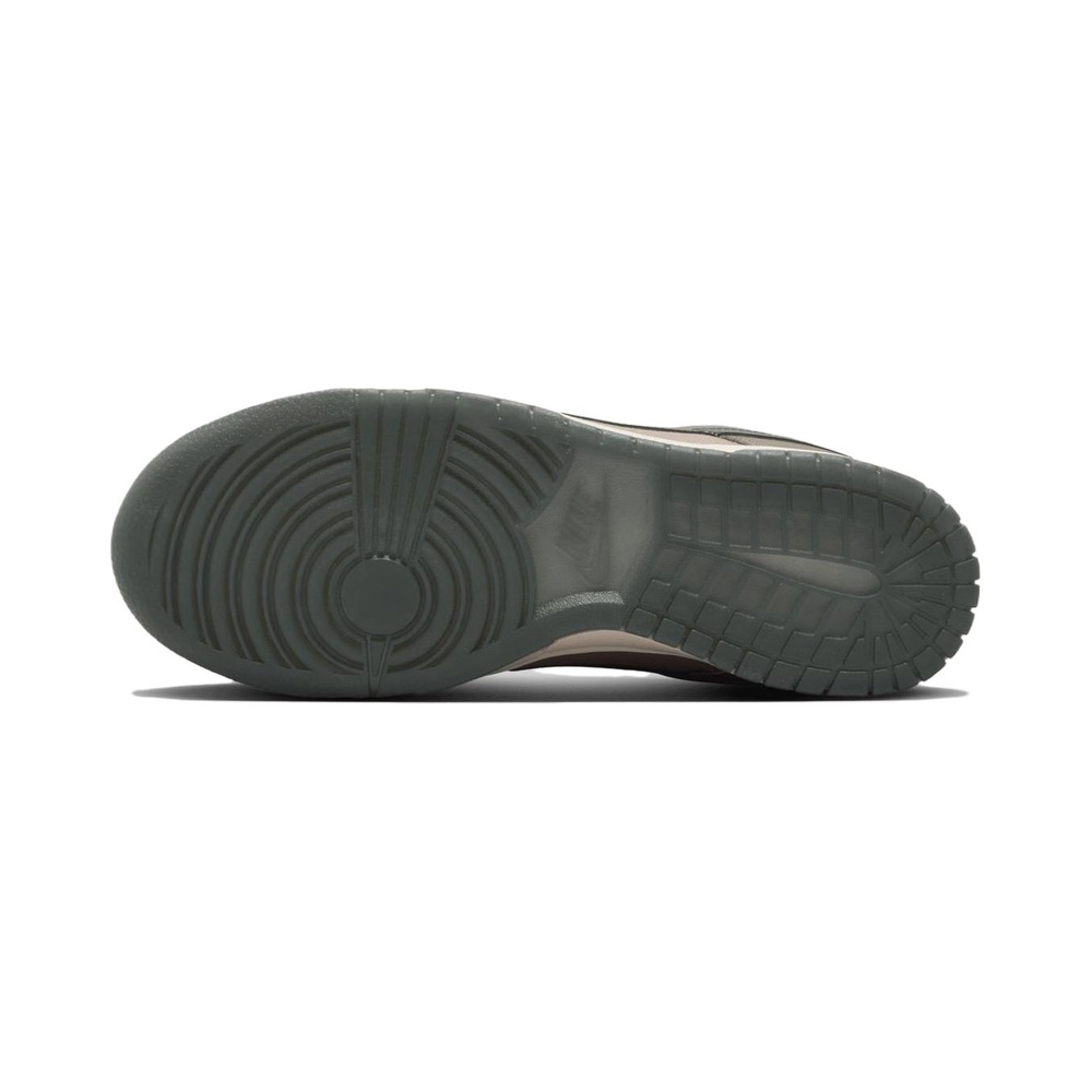 Nike Dunk Low 'Black / Metallic Dark Grey / Metallic Silver / Black' Женские