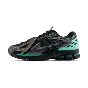 Black / Light Green