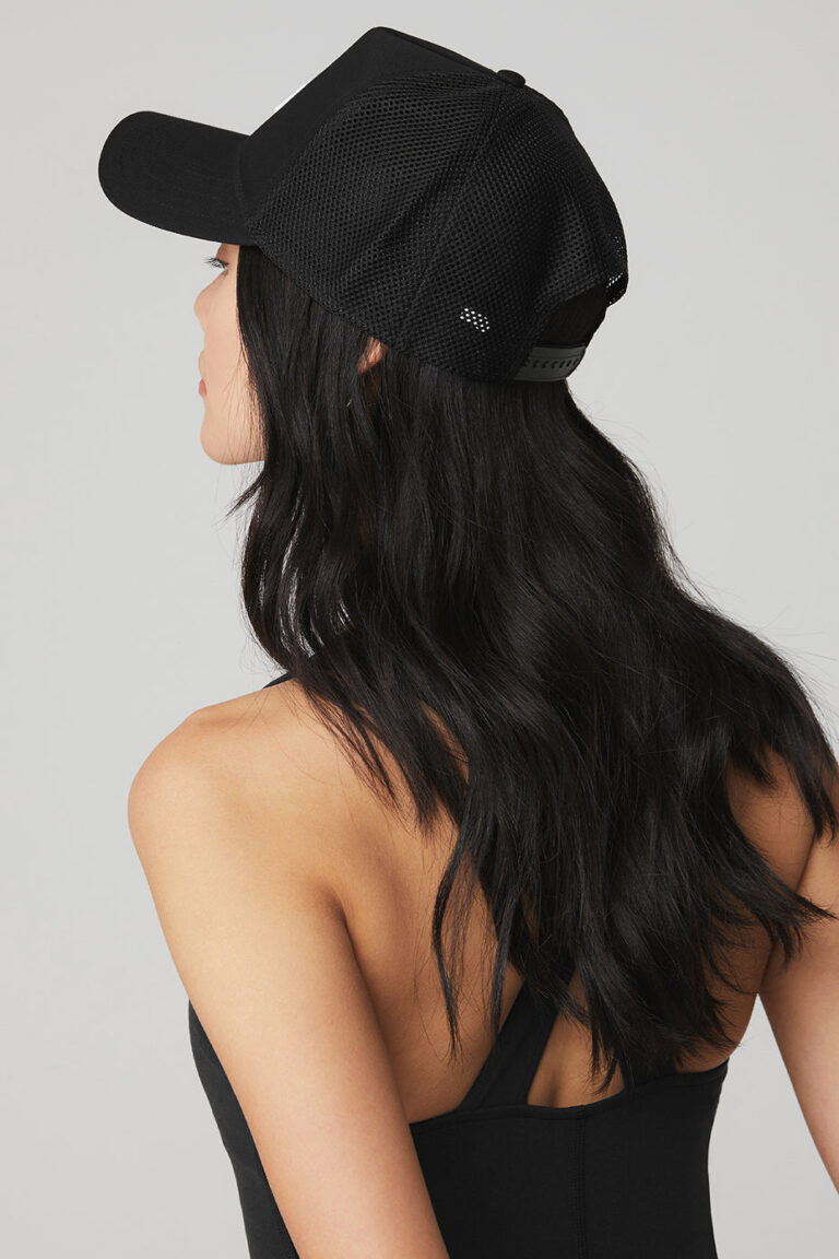 Кепка Alo Yoga District Trucker Hat «Black» Унисекс