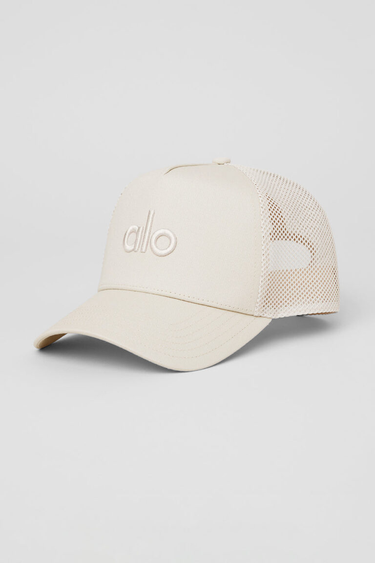Кепка Alo Yoga District Trucker Hat «Bone» Унисекс