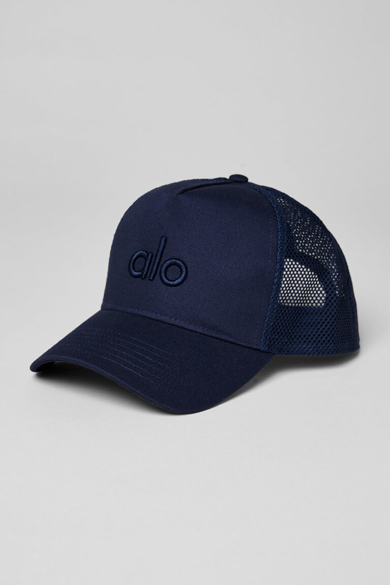 Кепка Alo Yoga District Trucker Hat «Navy» Унисекс
