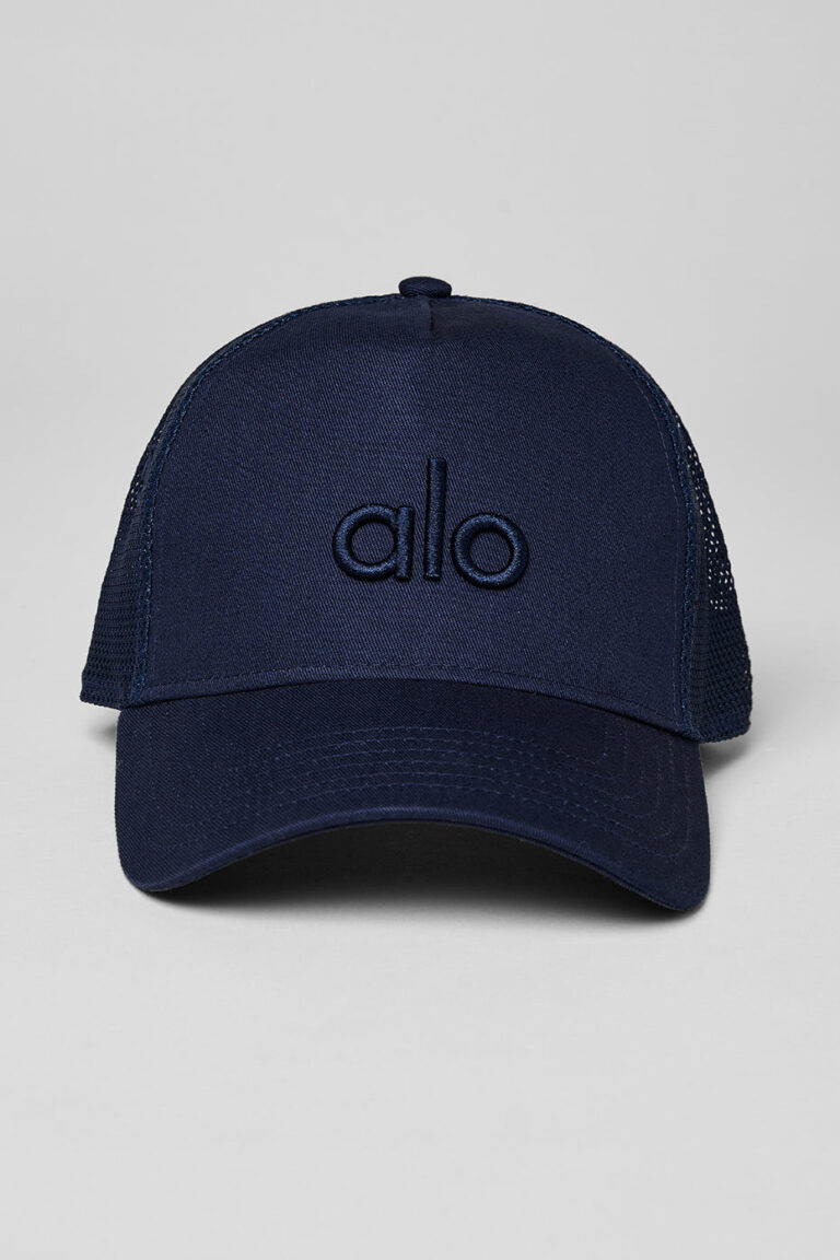 Кепка Alo Yoga District Trucker Hat «Navy» Унисекс