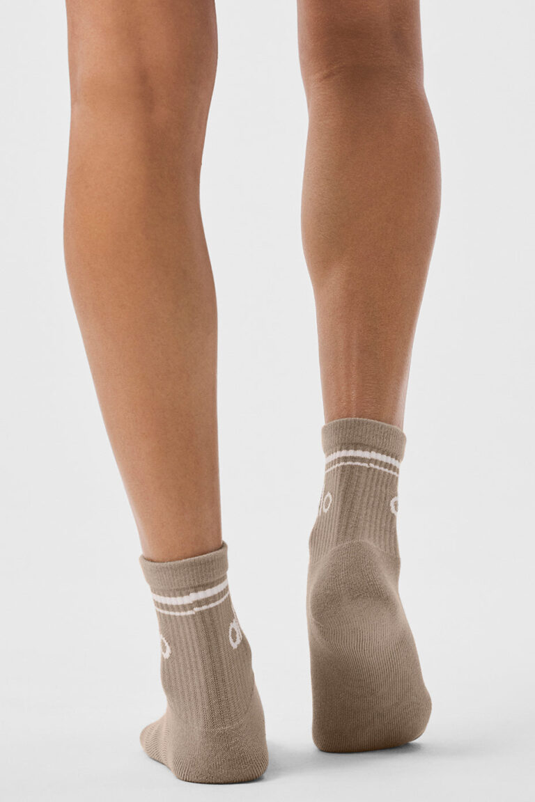 Носки Alo Yoga Unisex Half-Crew Throwback Sock «Gravel» Унисекс