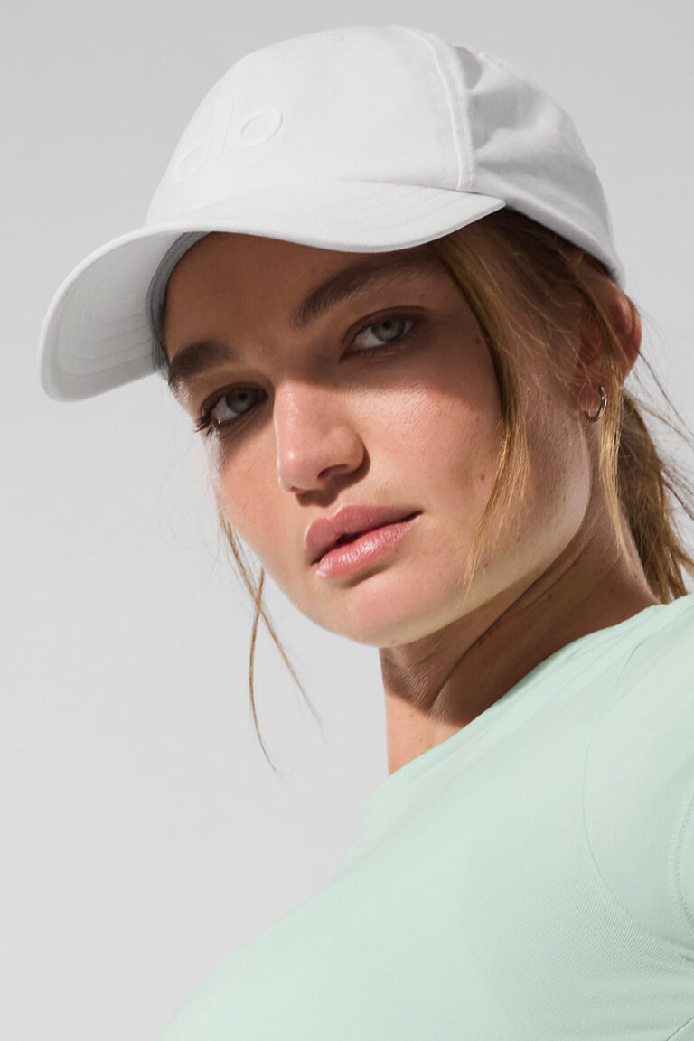 Кепка Alo Yoga Performance Off-Duty Cap «White» Унисекс
