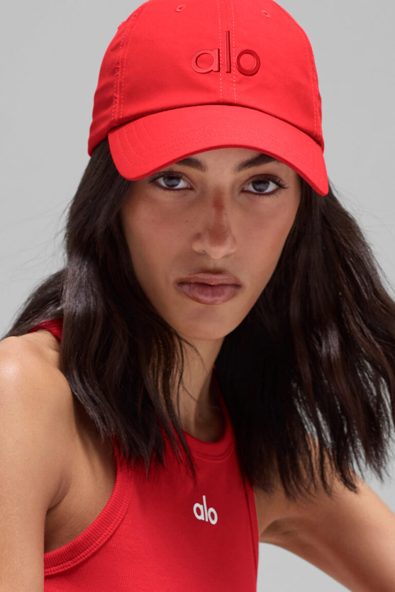 Кепка Alo Yoga Performance Off-Duty Cap «Bright Red» Унисекс