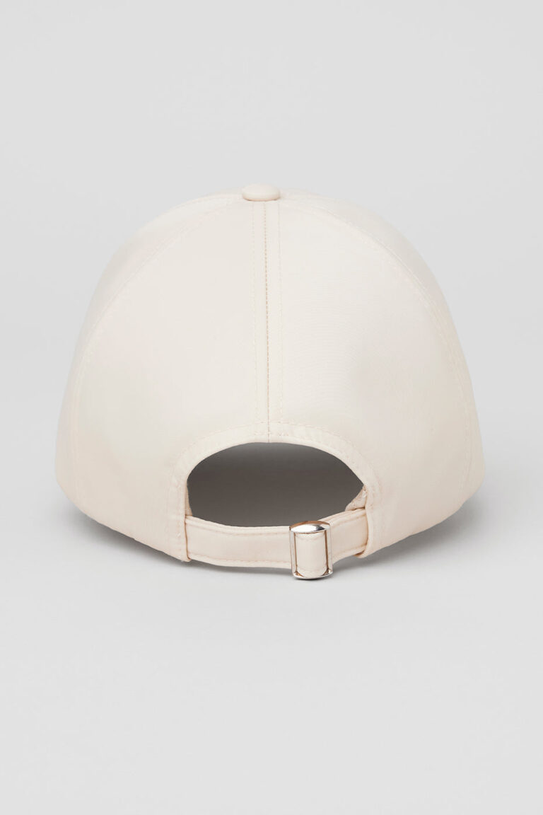 Кепка Alo Yoga Satin Off-Duty Cap «Creme» Унисекс
