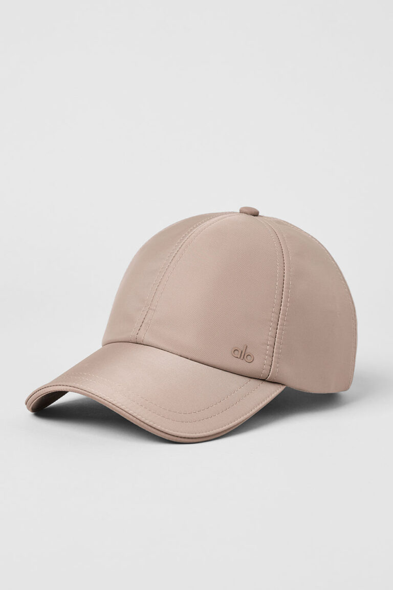 Кепка Alo Yoga Satin Off-Duty Cap «Taupe Satin» Унисекс