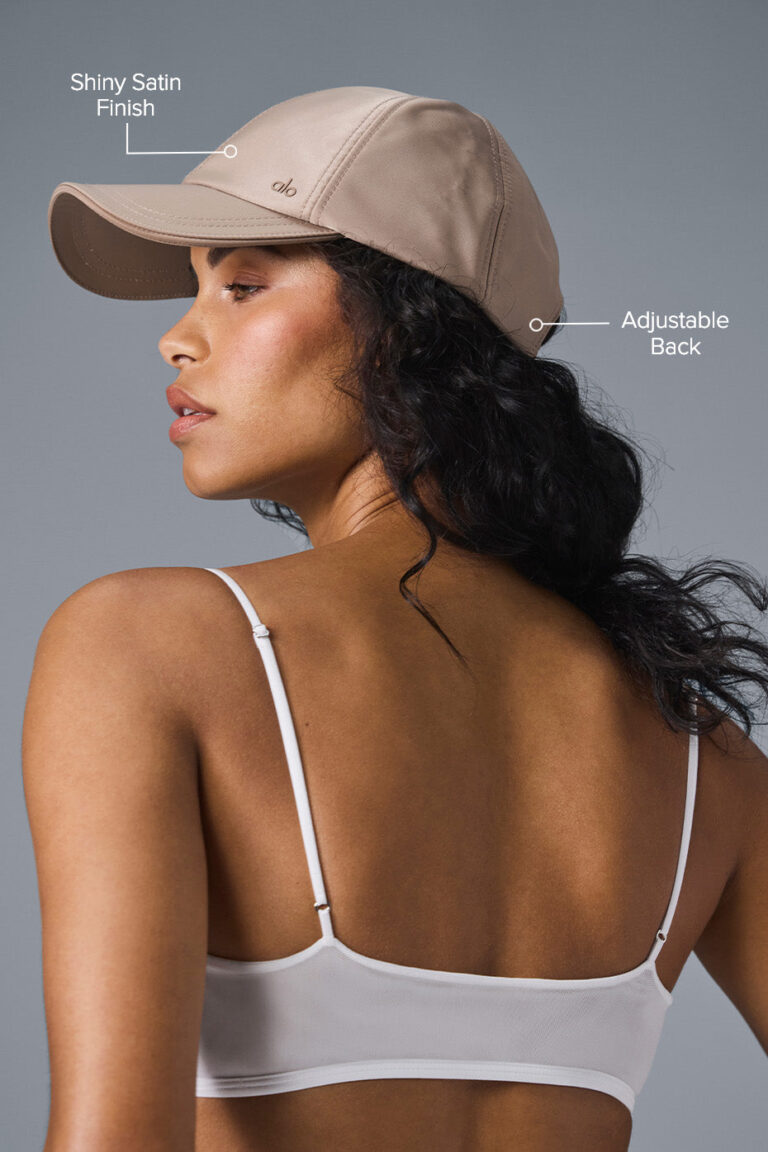 Кепка Alo Yoga Satin Off-Duty Cap «Taupe Satin» Унисекс