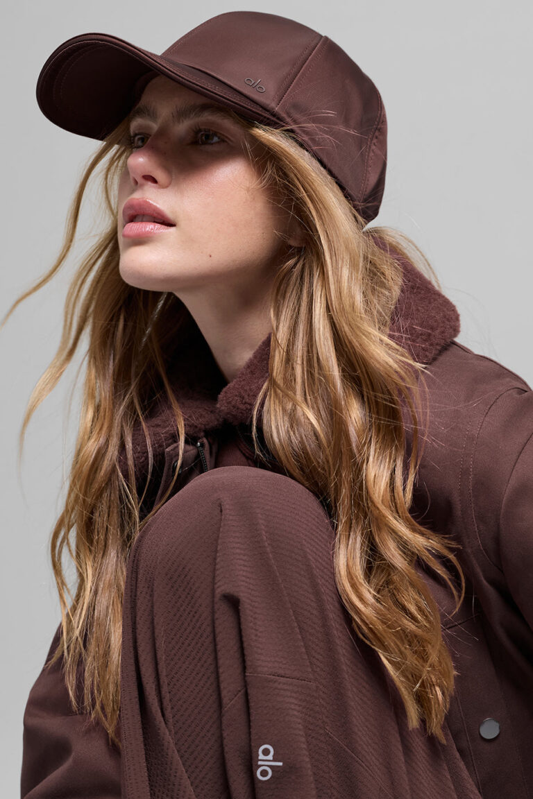 Кепка Alo Yoga Satin Off-Duty Cap «Brownstone» Унисекс
