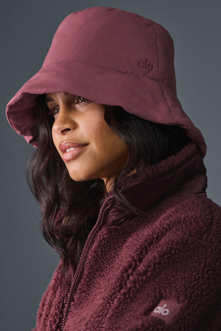Пуховик Alo Yoga Good Shade Puffer Bucket Hat «Burgundy Truffle» Унисекс