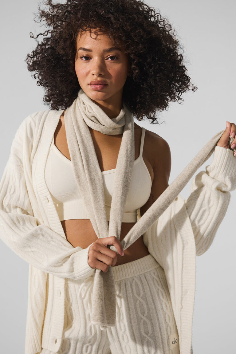 Шарф Alo Yoga Cashmere Light Frosted Scarf «Winter Latte» Унисекс