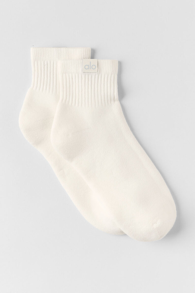 Носки Alo Yoga Quarter Crew Street Sock «Ivory» Унисекс