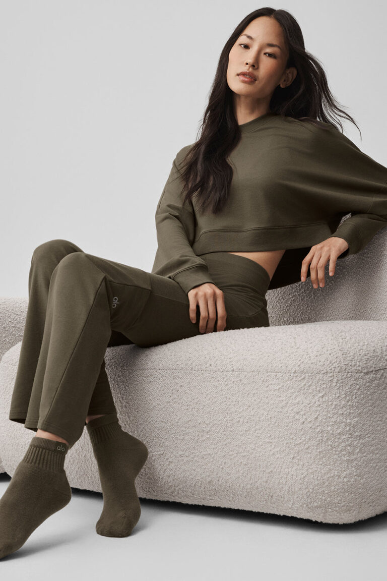 Носки Alo Yoga Quarter Crew Street Sock «Olive Tree» Унисекс