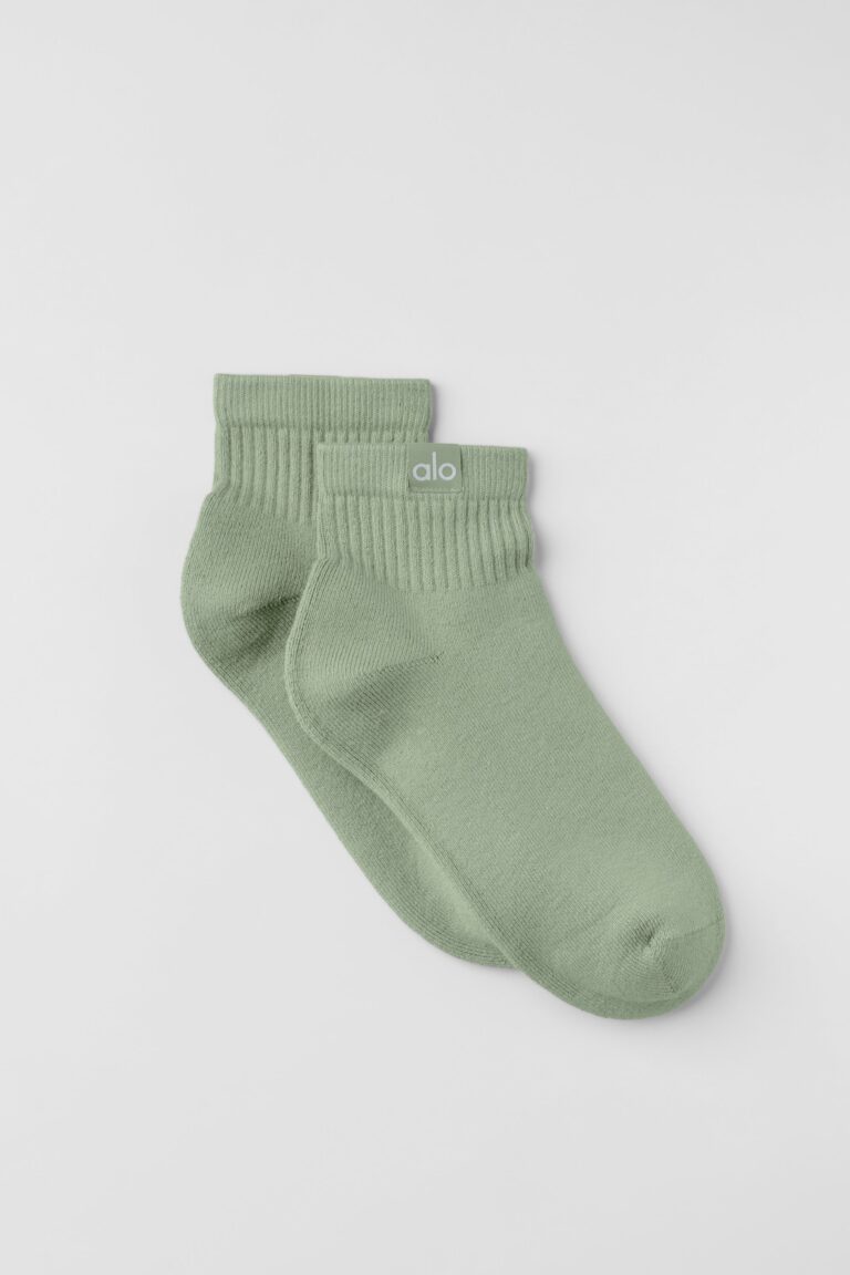 Носки Alo Yoga Quarter Crew Street Sock «Dune Grass» Унисекс