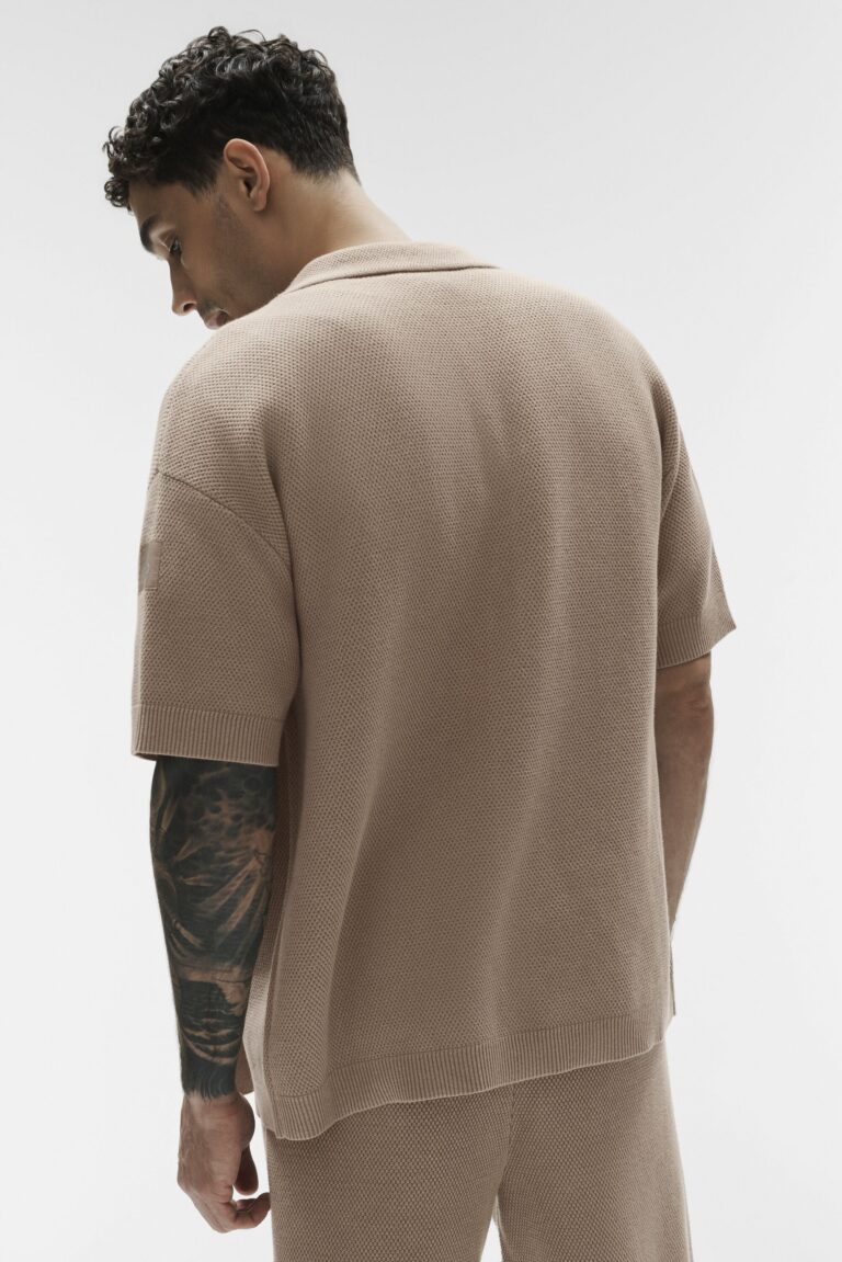 Рубашка Alo Yoga Sports Club Sweater Knit Short Sleeve Button Up «Gravel» Мужская