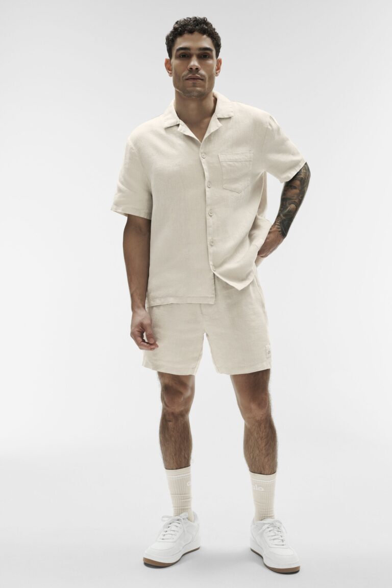 Рубашка Alo Yoga Linen Days Short Sleeve Button Up «Bone» Мужская