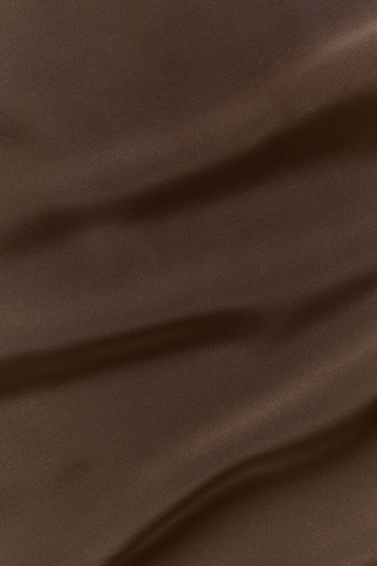 Рубашка Alo Yoga Satin Horizon Short Sleeve Button Up «Espresso» Мужская