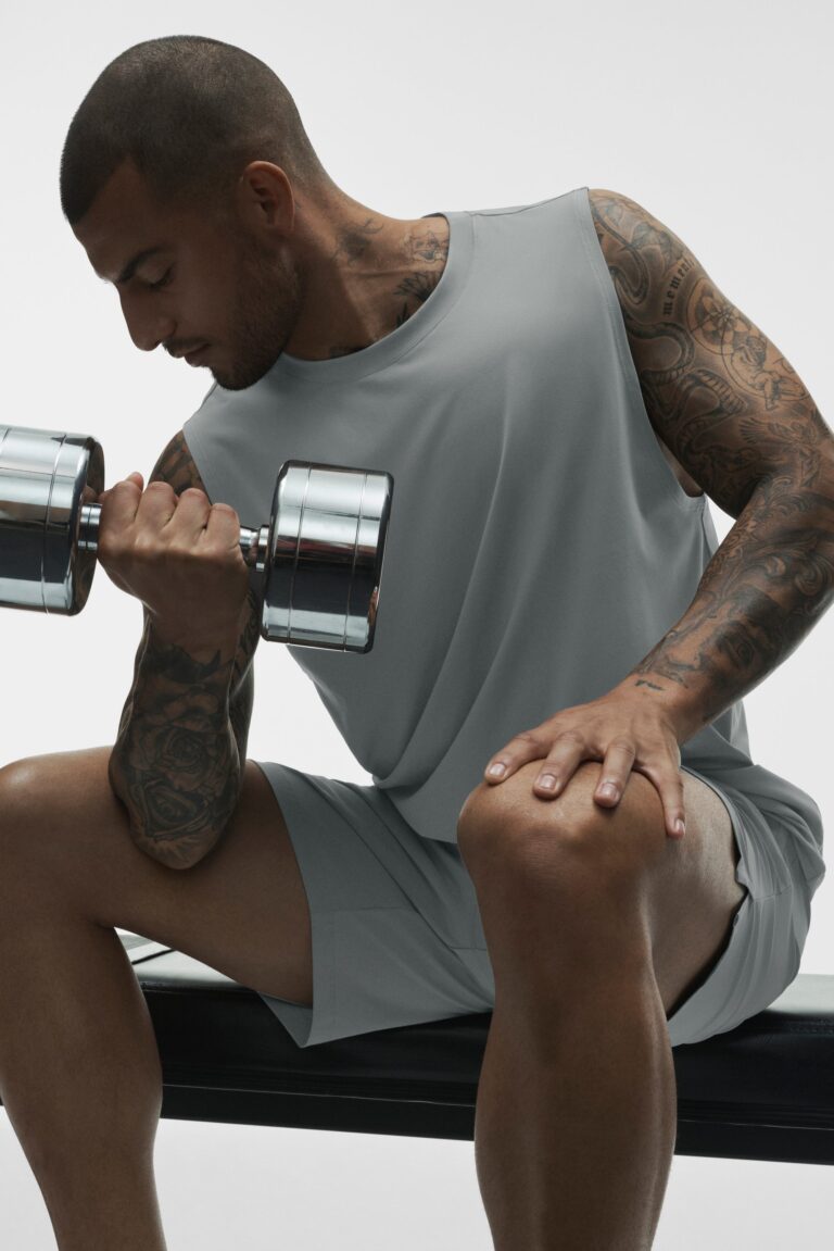 Майка Alo Yoga Conquer Muscle Tank «Monument» Мужская