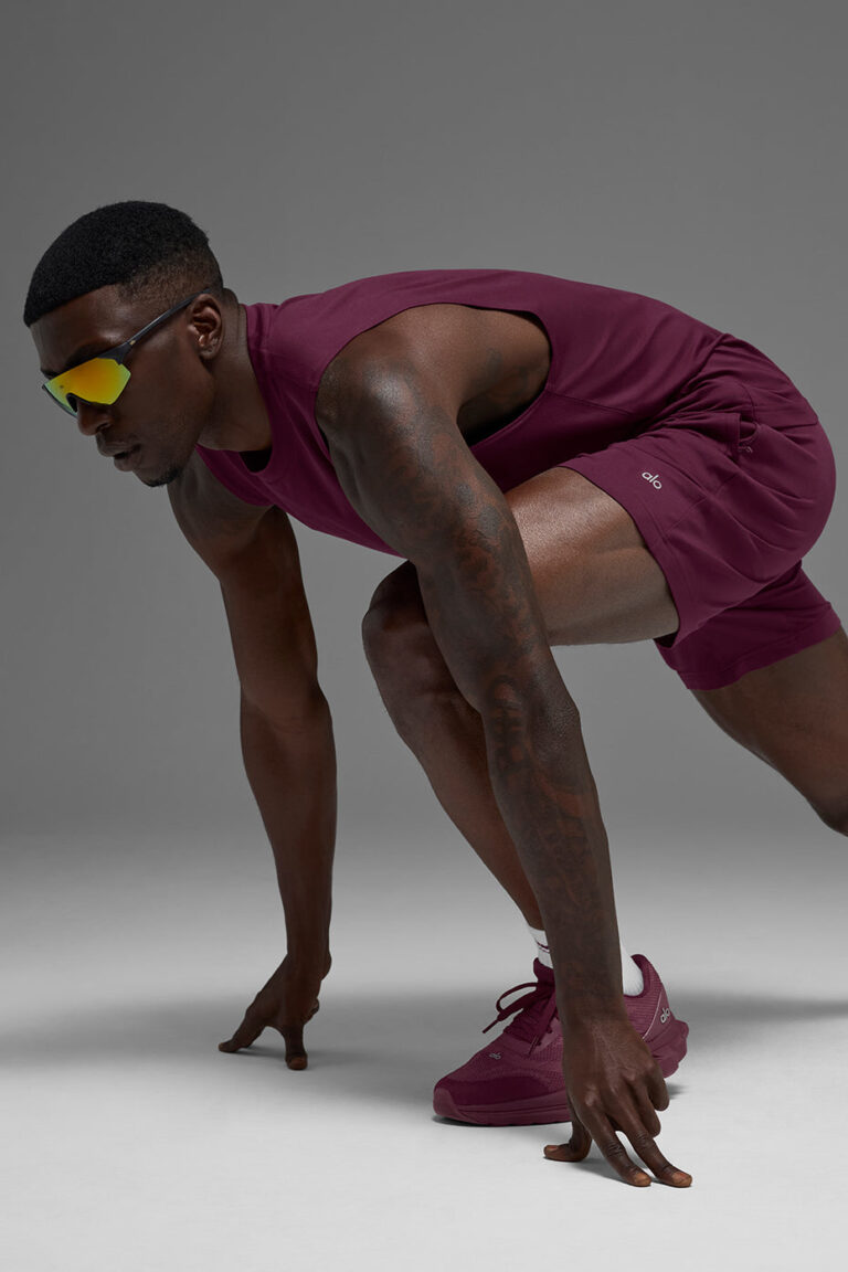 Майка Alo Yoga Conquer Muscle Tank «Burgundy» Мужская